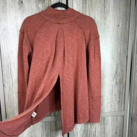 We The Free Top Medium High Neck Back Slit Long Sleeves Thermal Sz M - Picture 7 of 8